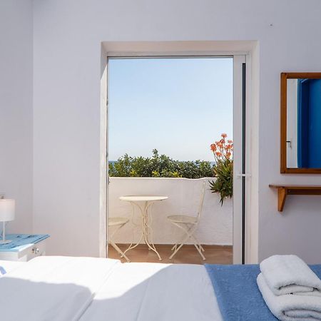 Babis & Popi Rooms And Studios Frangocastelo Bagian luar foto