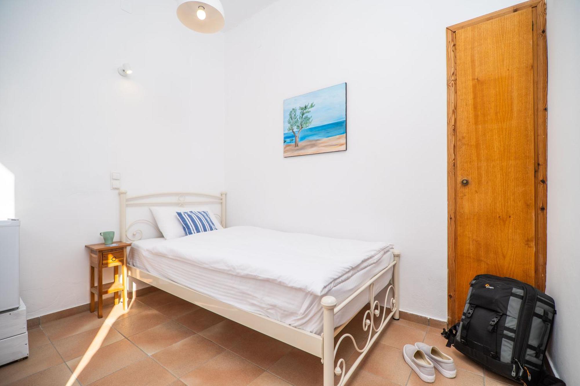 Babis & Popi Rooms And Studios Frangocastelo Bagian luar foto